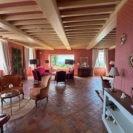 Domaine De Bellevue 4*